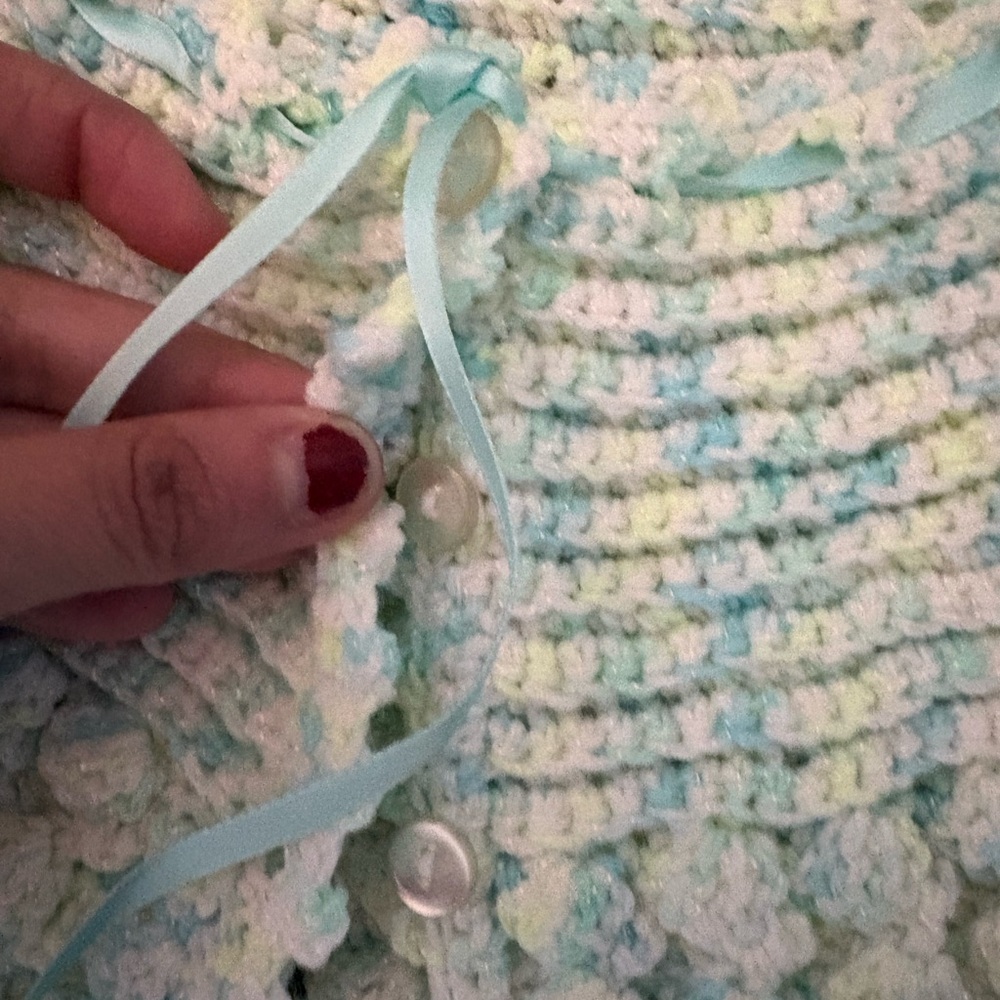 Handmade 90’s Style Crochet Baby Girl Sweater and Bonnet Hat Set- SEE SIZE BELOW - Picture 4 of 5